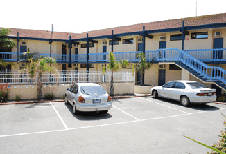 Lakes Central Hotel - Accommodation BNB