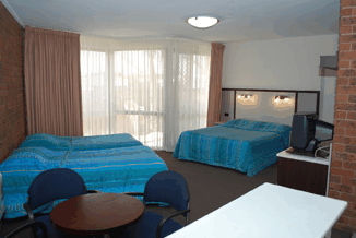 Lakes Central Hotel - Accommodation BNB 1