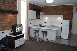 Lakes Central Hotel - Accommodation BNB 2