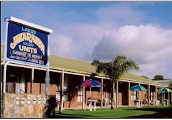 Lakes Jakaranda Holiday Units - Accommodation BNB 1