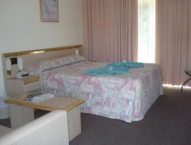 Colonial Motor Lodge - Accommodation BNB 3
