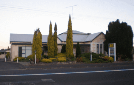 Le Cavalier Court Motel - Accommodation BNB 1