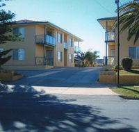 AA Madalena Court Holiday Apartments - Accommodation BNB