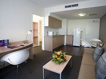 Hotel Ibis Melbourne - Accommodation BNB 3