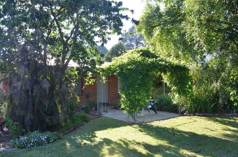 Bright Colonial Inn Motel - Accommodation BNB 2