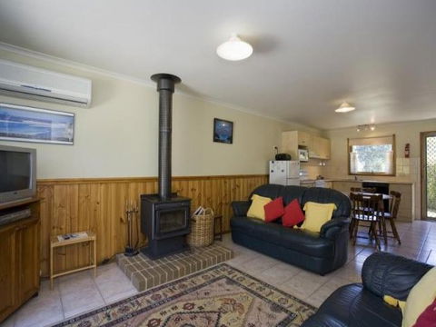 Surfcoast Retreat - Accommodation BNB 1