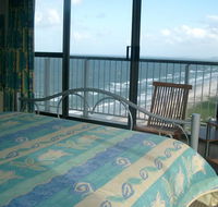 Golden Sands Holiday Apartments - Accommodation BNB