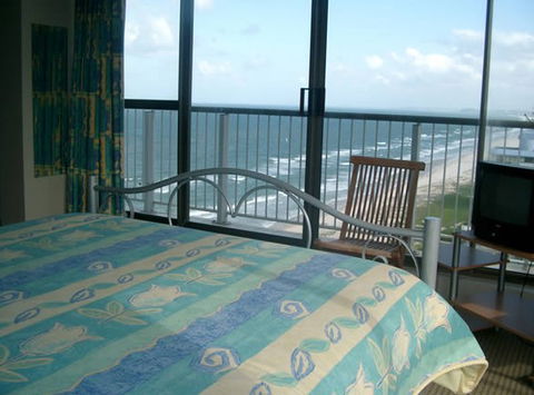 Golden Sands Holiday Apartments - Accommodation BNB 0