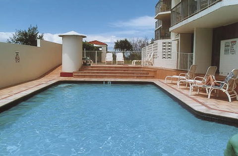 Golden Sands Holiday Apartments - Accommodation BNB 4