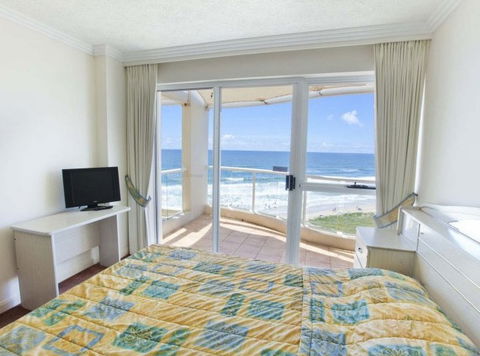 Regency On The Beach - Accommodation BNB 3