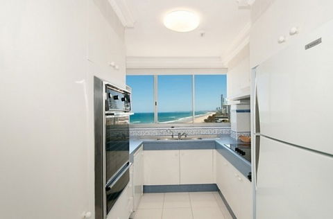 Beachside Tower - Accommodation BNB 3
