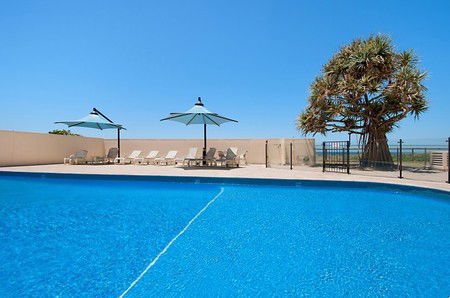 Beachside Tower - Accommodation BNB 6
