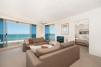 Beachside Tower - Accommodation BNB 8