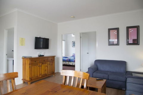 Sundowner Cabin And Tourist Park - Accommodation BNB 11