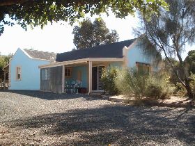Carob Cottage - Accommodation BNB 0