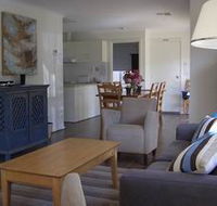 Saltaire Yellow - Accommodation BNB