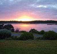 Lake View Apartments - Accommodation BNB
