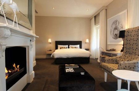 The Stirling Hotel - Accommodation BNB 1