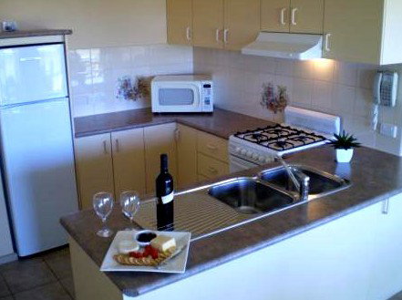 Lake View Apartments - Accommodation BNB 5