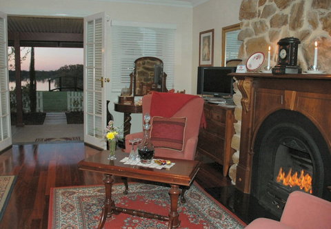 Paringa House B&B Stone Cottages - Accommodation BNB 6