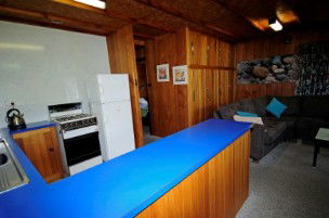 Moving Waters Self Contained Moored Houseboat - Accommodation BNB 5