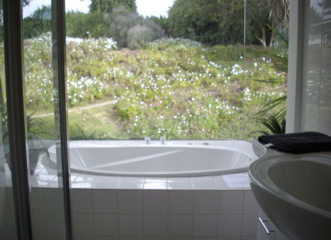 Riverfront Holiday House - Accommodation BNB 9