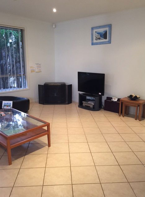Lakeside Getaway - Accommodation BNB 10