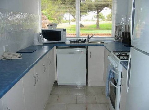 Lake Shore Apartment - Accommodation BNB 3