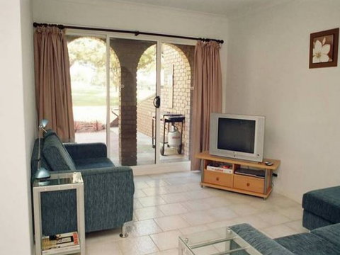 Lake Shore Apartment - Accommodation BNB 5