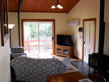 The Old Oak Bed And Breakfast - The Shearing Quarters - Accommodation BNB 2