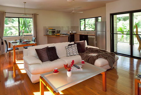 Misty Mountains Tropical Rainforest Romantic Retreat - Accommodation BNB 0