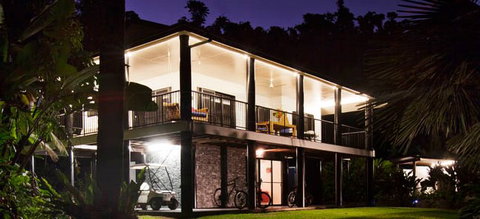 Misty Mountains Tropical Rainforest Romantic Retreat - Accommodation BNB 9