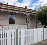 Newdegate House - Accommodation BNB
