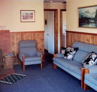 Lake Yalleena Holiday Cabins - Accommodation BNB