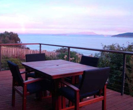 Larus Waterfront Cottage - Accommodation BNB 2