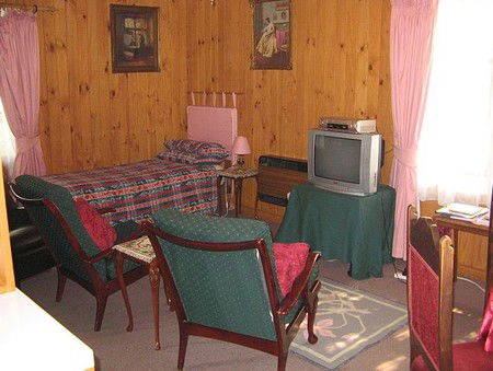 The Grove - Accommodation BNB 1
