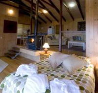 Treetops Seaview Montville - Accommodation BNB