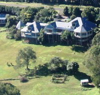 The Spotted Chook Ferme Auberge and Amelies Petite Maison - Accommodation BNB