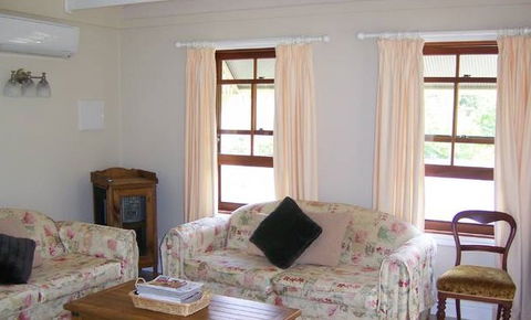 Hillcrest Cottage - Accommodation BNB 2