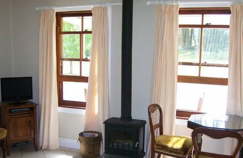 Hillcrest Cottage - Accommodation BNB 3
