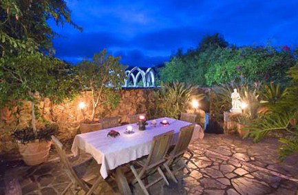 Castle On The Hill Bed And Breakfast - Accommodation BNB 2