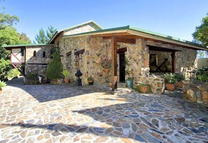 Castle On The Hill Bed And Breakfast - Accommodation BNB 3