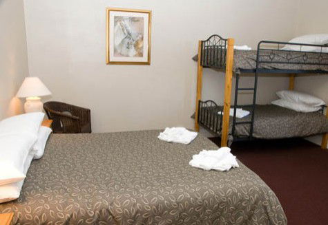 Alpine Hotel - Accommodation BNB 2