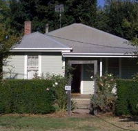 Honeysuckle Cottage Jingellic - Accommodation BNB