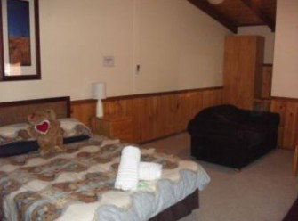 4 Bears Cafe - Accommodation BNB 1