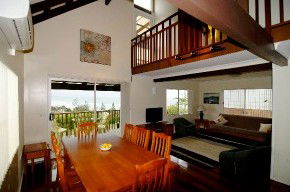 Beach House At Bonny Hills - Accommodation BNB 4