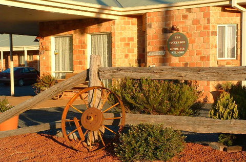 Tuckerbox Motor Inn - Accommodation BNB 3