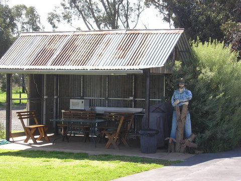Tuckerbox Motor Inn - Accommodation BNB 4