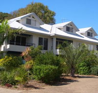Moore Park Beach Villas on the Beach - Accommodation BNB