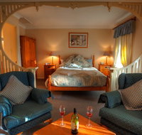 Honeysuckle Cottages and The Rocks Restaurant - Accommodation BNB